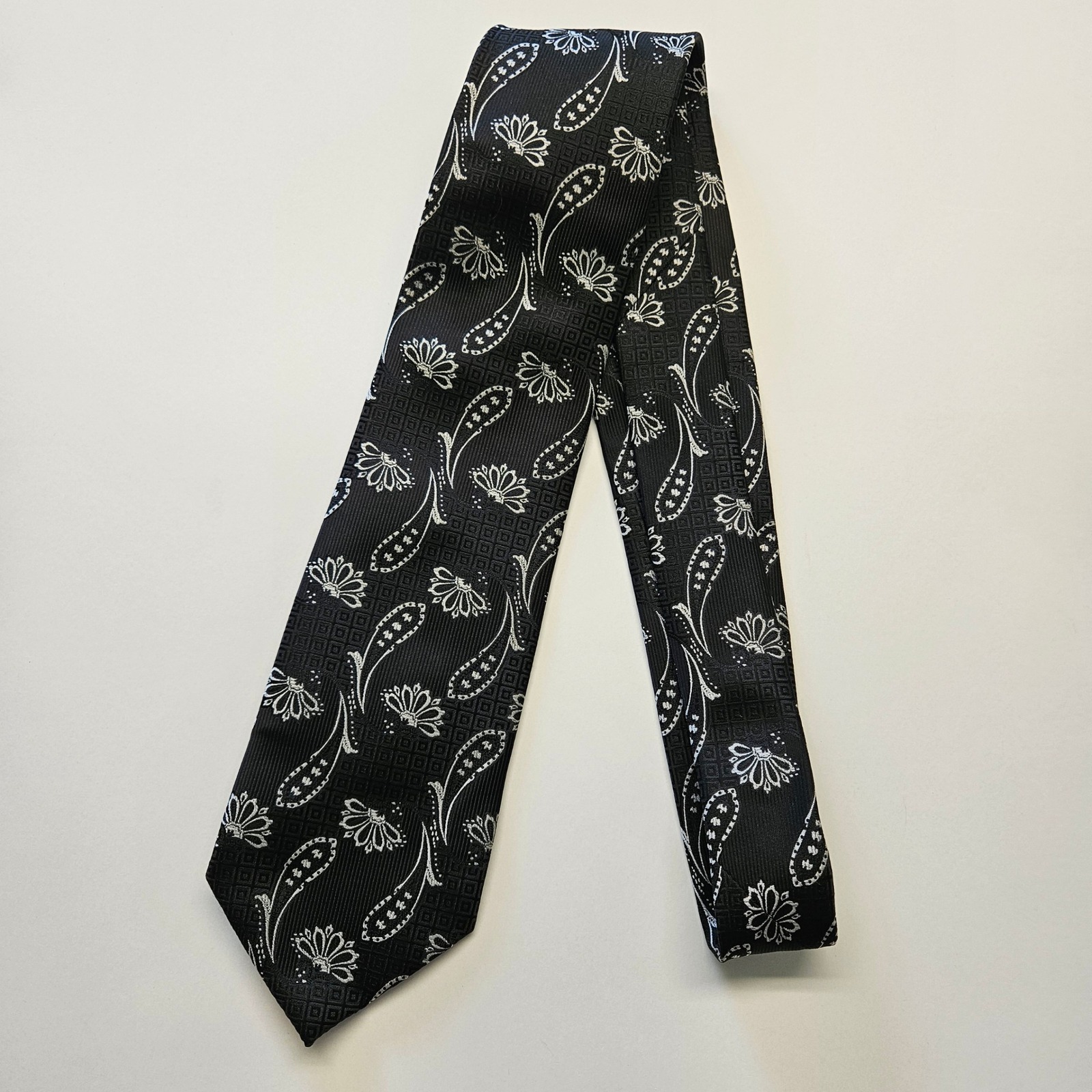 Stacy Adams Signature Mens Tie Black White Floral Paisley Microfiber Hand Made